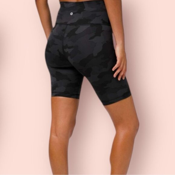 Lululemon Wunder under Train High Rise Short 8"Biker shorts‎ size 4 - Picture 2 of 8